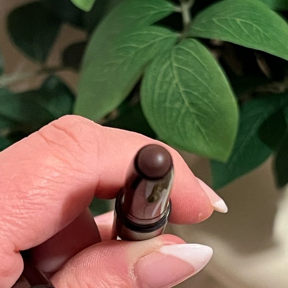 LAURA MERCIER • VELOUR EXTREME MATTE LIPSTICK • DARE - Picture 6 of 7